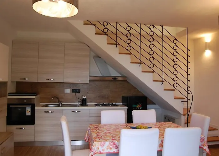 Nel Con Vista Mare, *