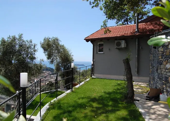Villa Nel Con Vista Mare, *