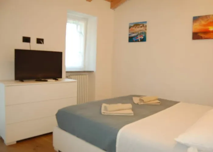 Villa Nel Con Vista Mare, *