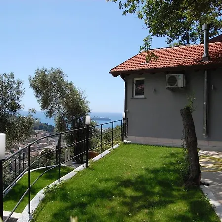 فيلة Nel Con Vista Mare, *