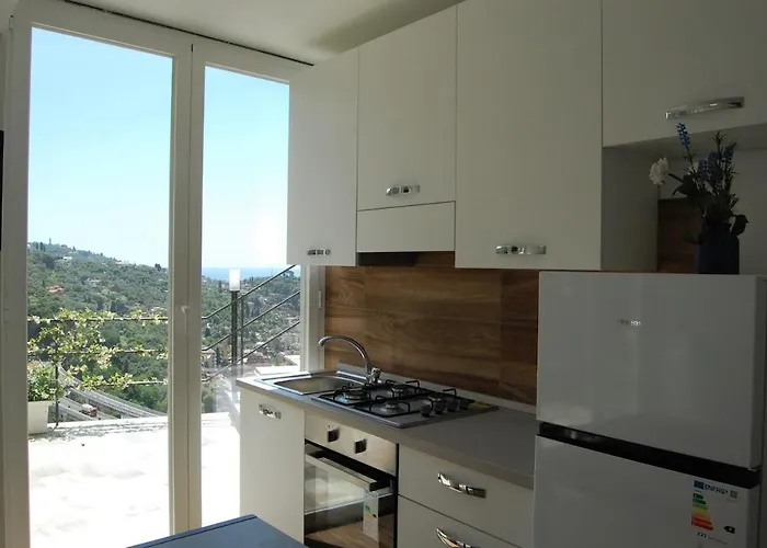 Nel Con Vista Mare, Villa