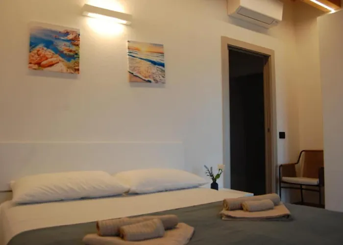 Villa Nel Con Vista Mare, *